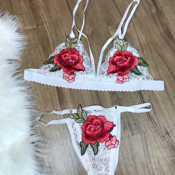 2 lace Bralettes Sets with flower embroidery 🌺 - Picture 4 of 8